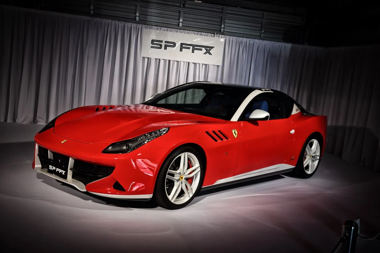 Ferrari SP FFX (2013)